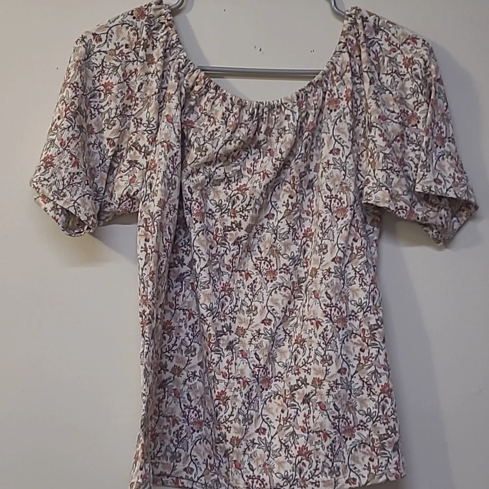 LOFT Pink and Gray Smocked Puff Sleeve Blouse used good‎ condition.